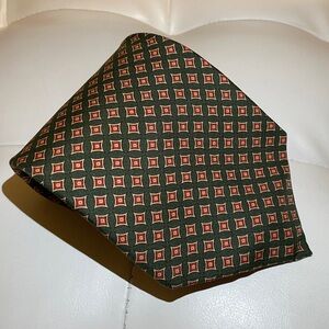 Burberrys Green and Red 100% Silk Mens Tie